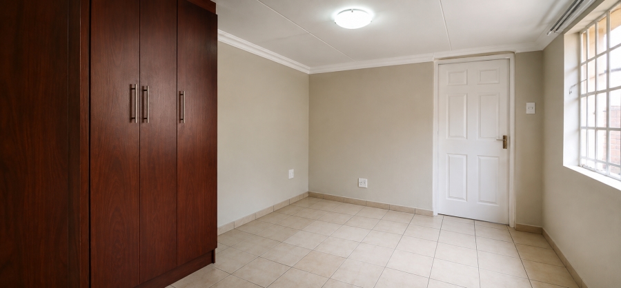 To Let 3 Bedroom Property for Rent in Flamwood North West